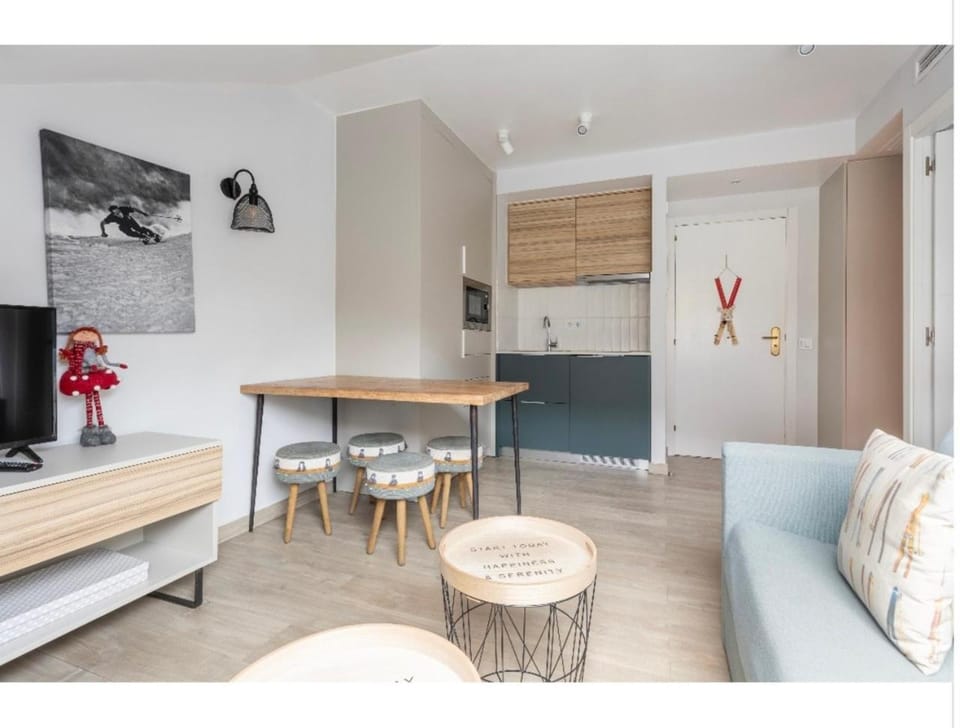 CHIC HUMARALET, pie de pistas, free parking Apartment in Baqueira