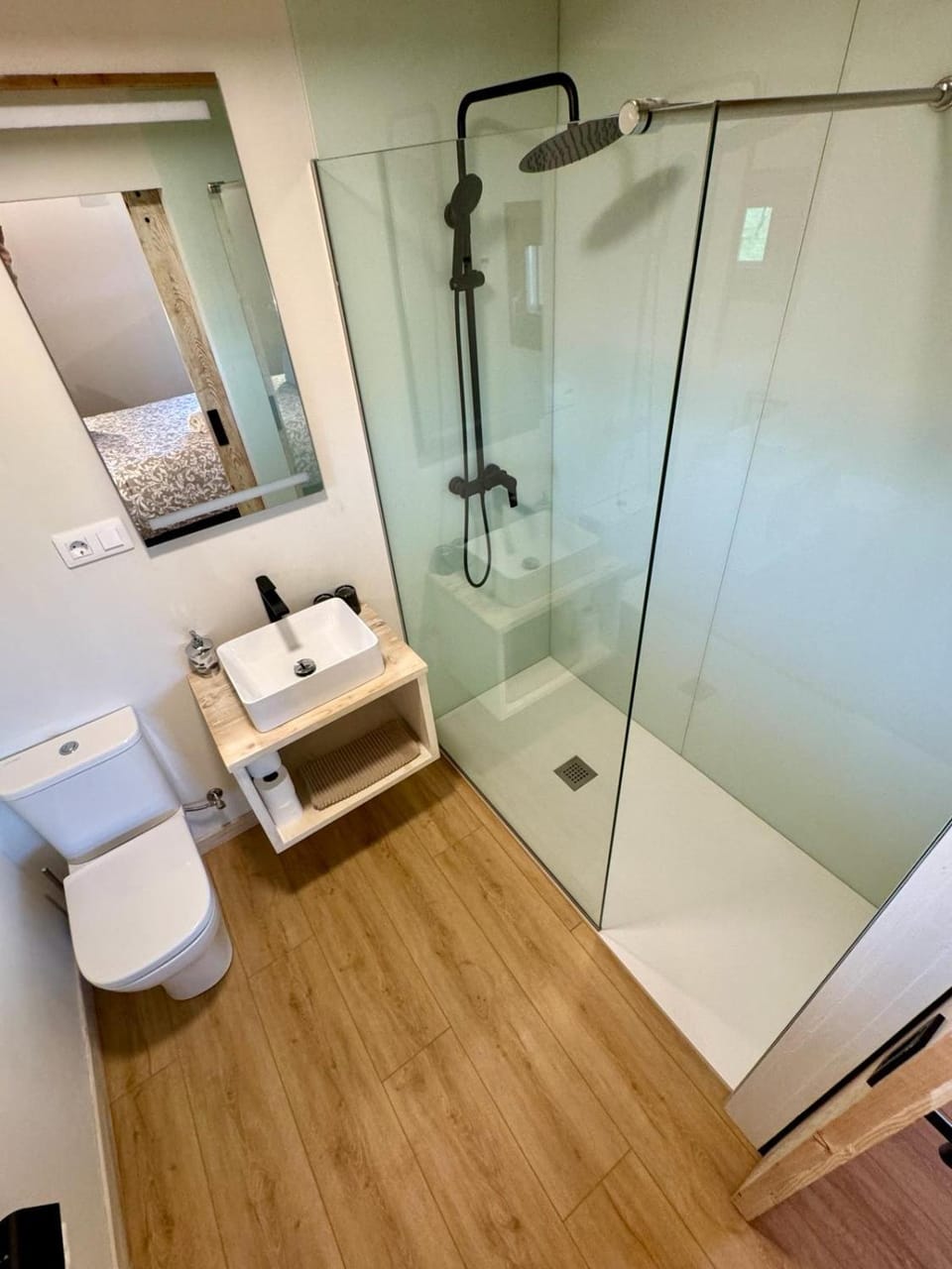 Shower, Bathroom, towels