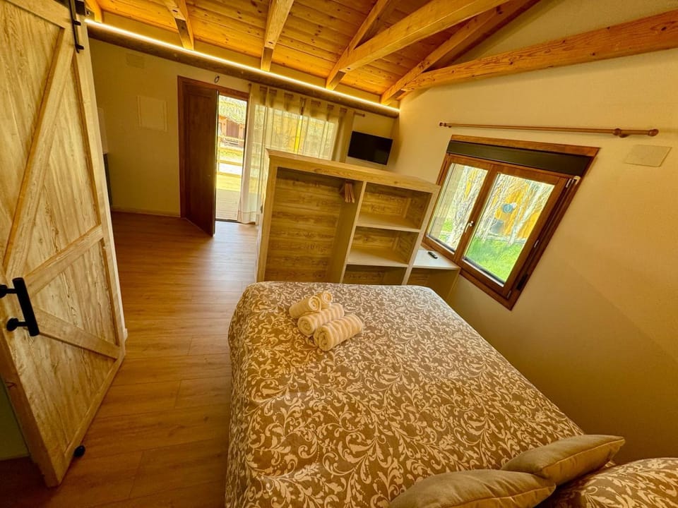 Bed, Photo of the whole room, Bedroom, towels, wardrobe