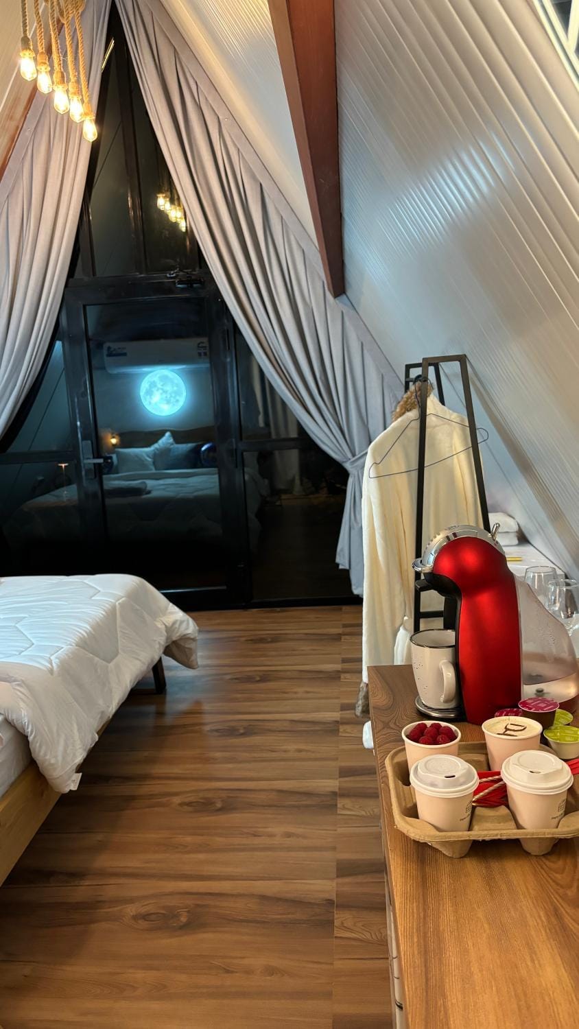 Kitchen or kitchenette, Photo of the whole room, Bedroom