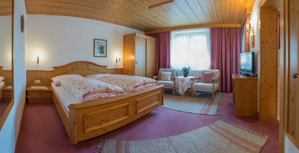 Day, Photo of the whole room