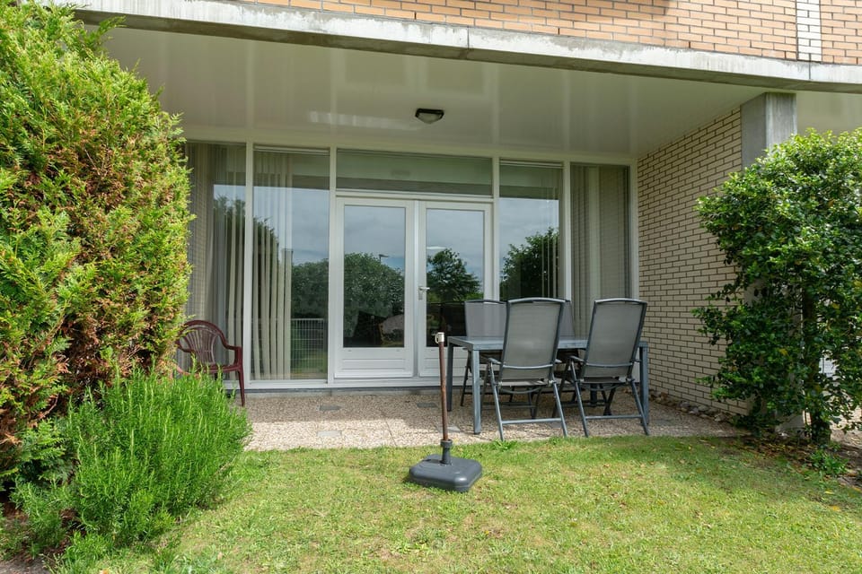 Facade/entrance, Garden