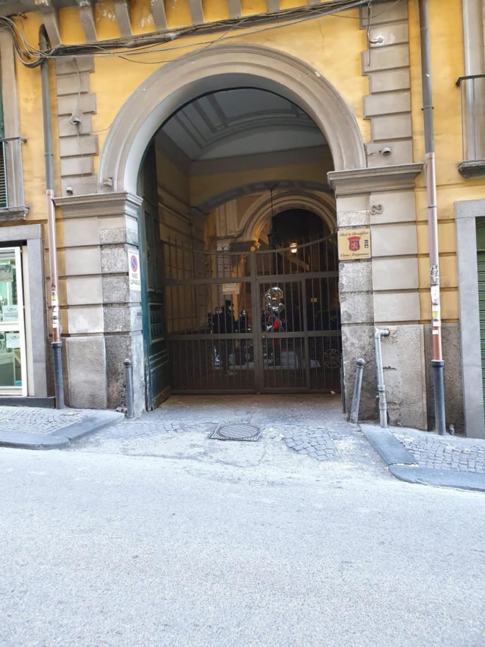 Facade/entrance