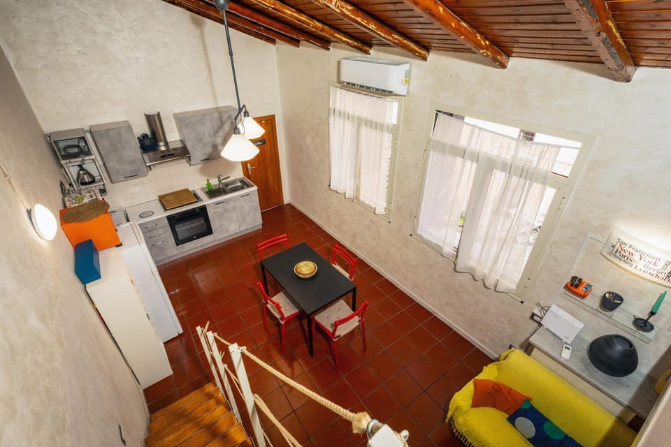 Seating area, Dining area