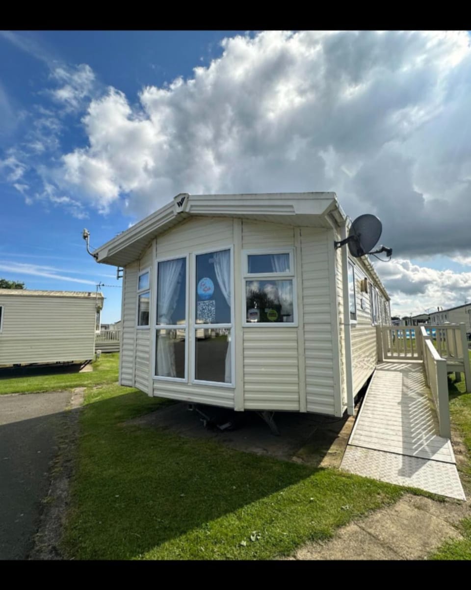 Property building, Day, Facility for disabled guests