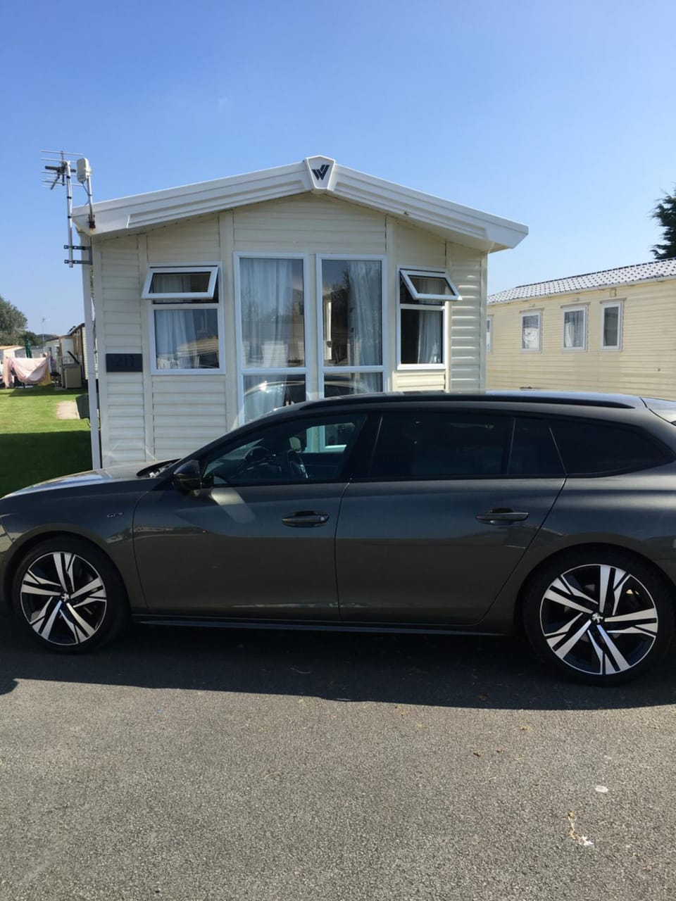 Property building, Day, On site, Parking