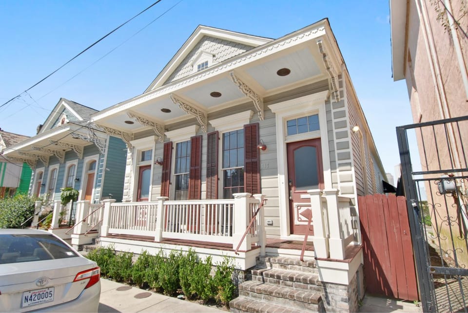 Property building, Facade/entrance