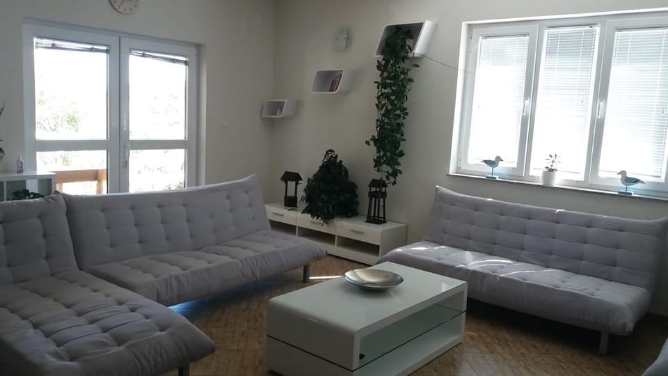 4 Bedroom Apartment in Tisno (8+4) Apartment in Tisno