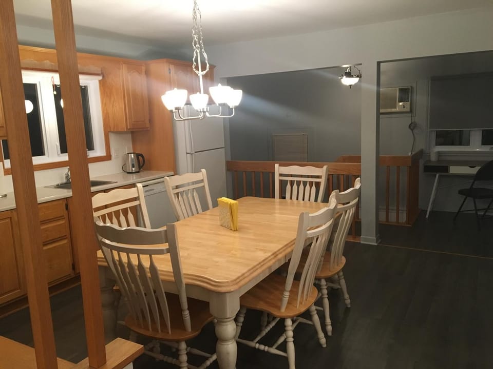 Coffee/tea facilities, Kitchen or kitchenette, Dining area