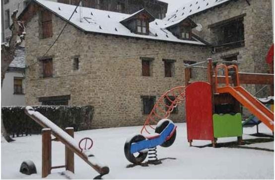 Property building, Off site, Day, Winter