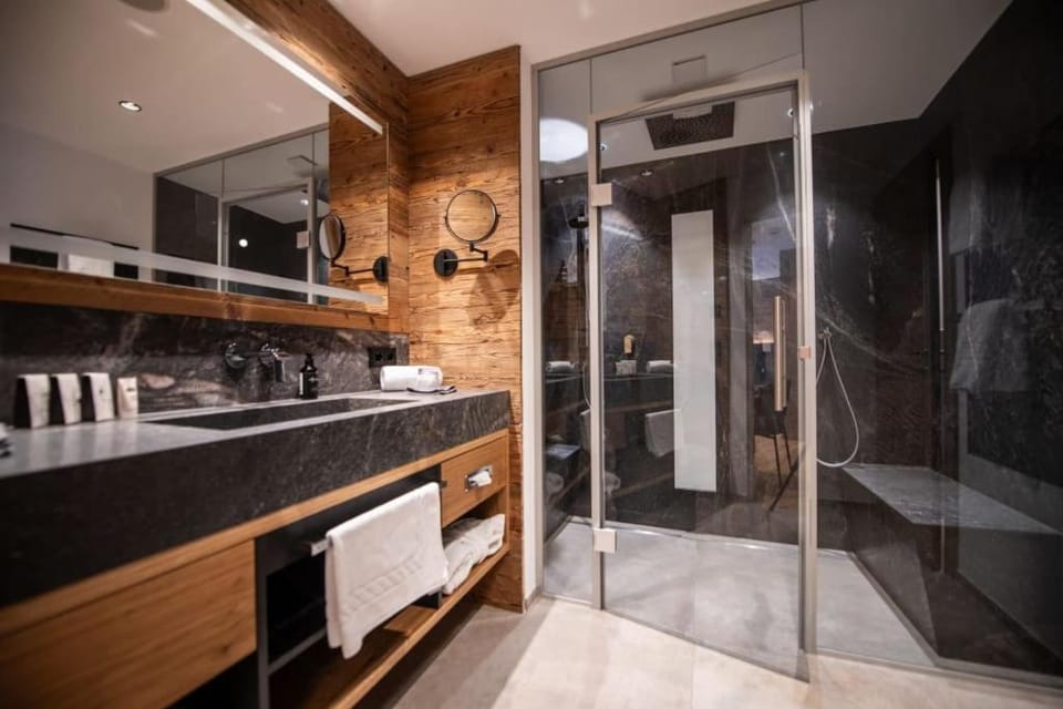 PETE Alpine Boutique Hotel - klein und fein - Private SPA Suiten und Zimmer Boutique hotel in Saint Anton am Arlberg