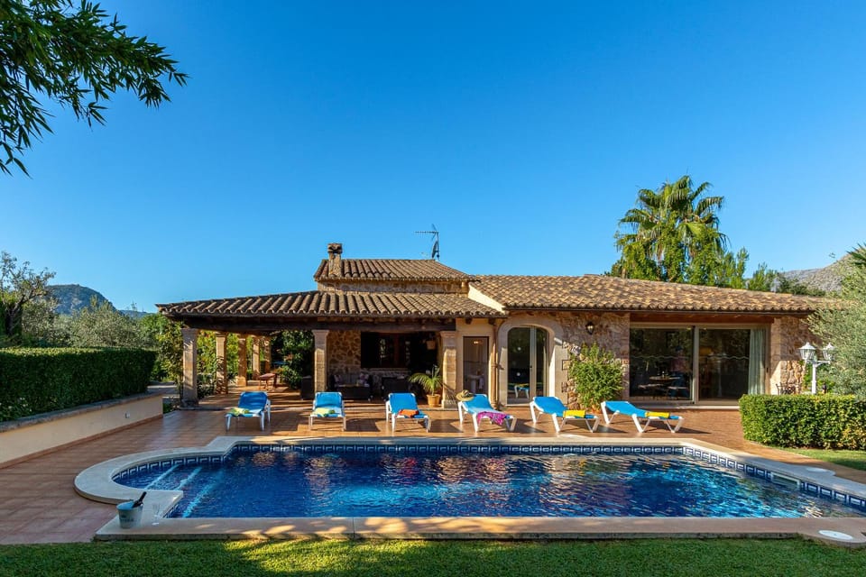 Property building, Swimming pool, Swimming pool