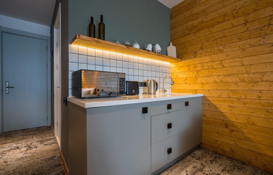 Kitchen or kitchenette