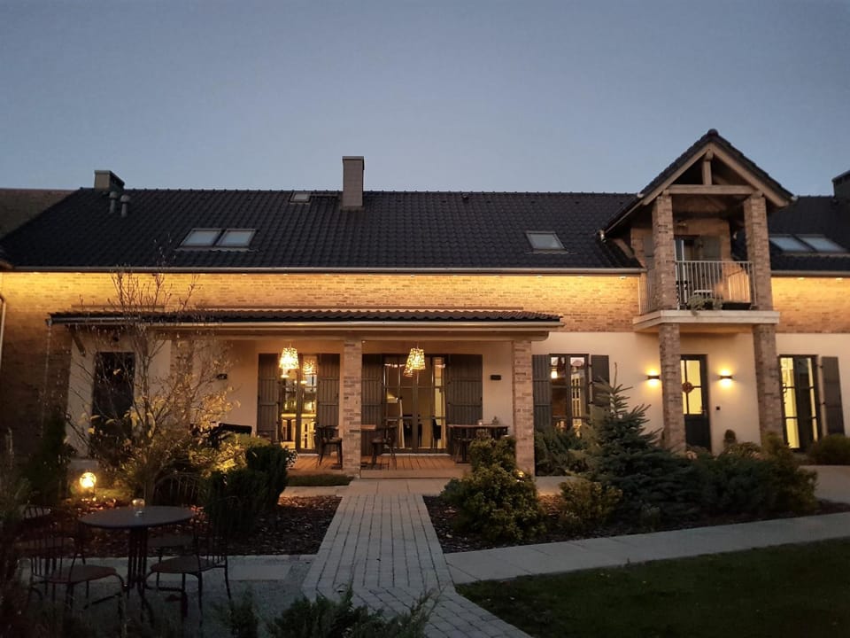 Property building, Facade/entrance, Garden