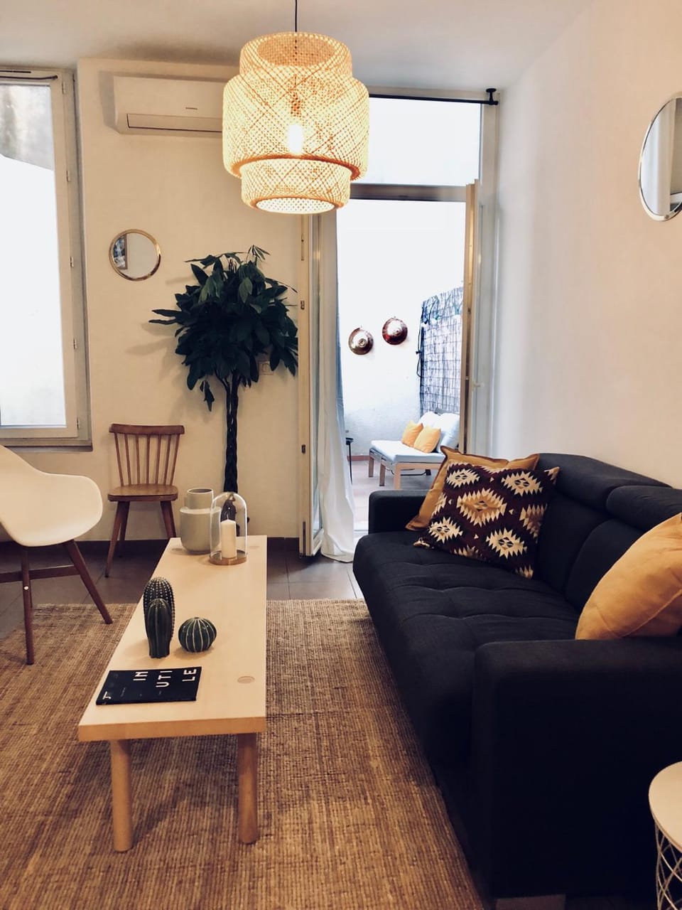 Communal lounge/ TV room, Day, Summer