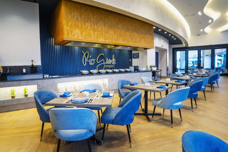 Restaurant/places to eat, Restaurant/places to eat, Buffet breakfast