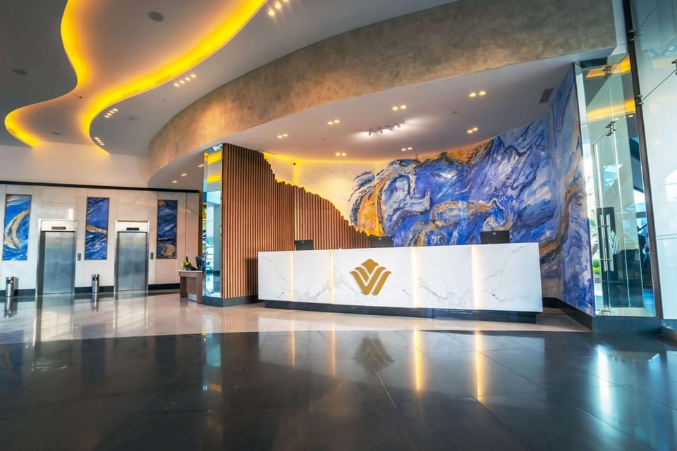 Lobby or reception, Lobby or reception, elevator