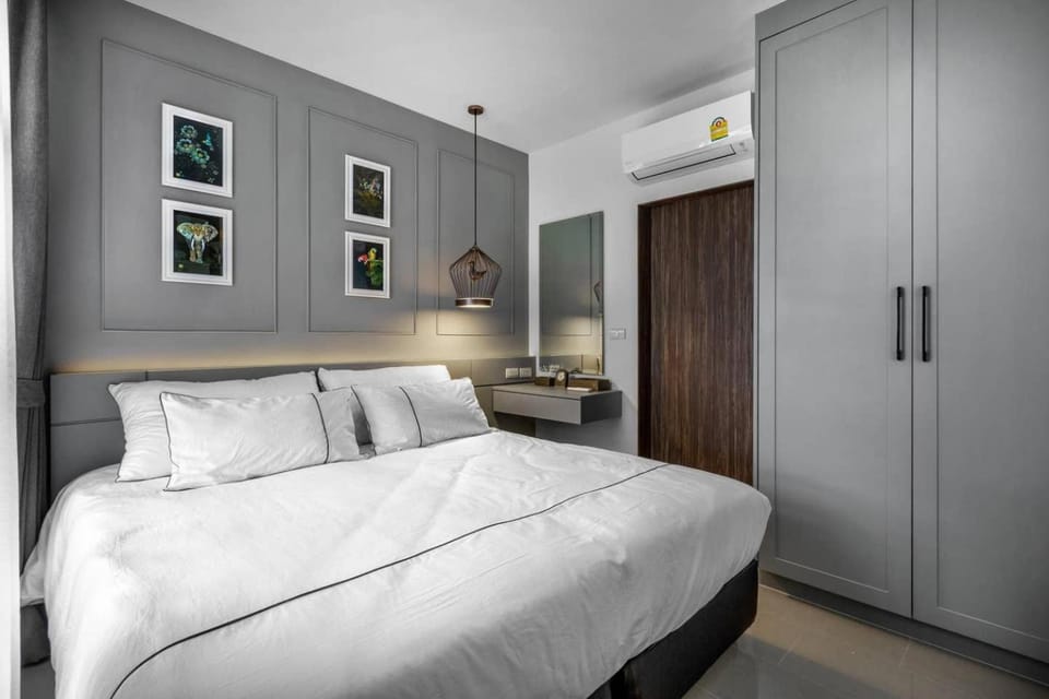 Bed, Photo of the whole room, Bedroom