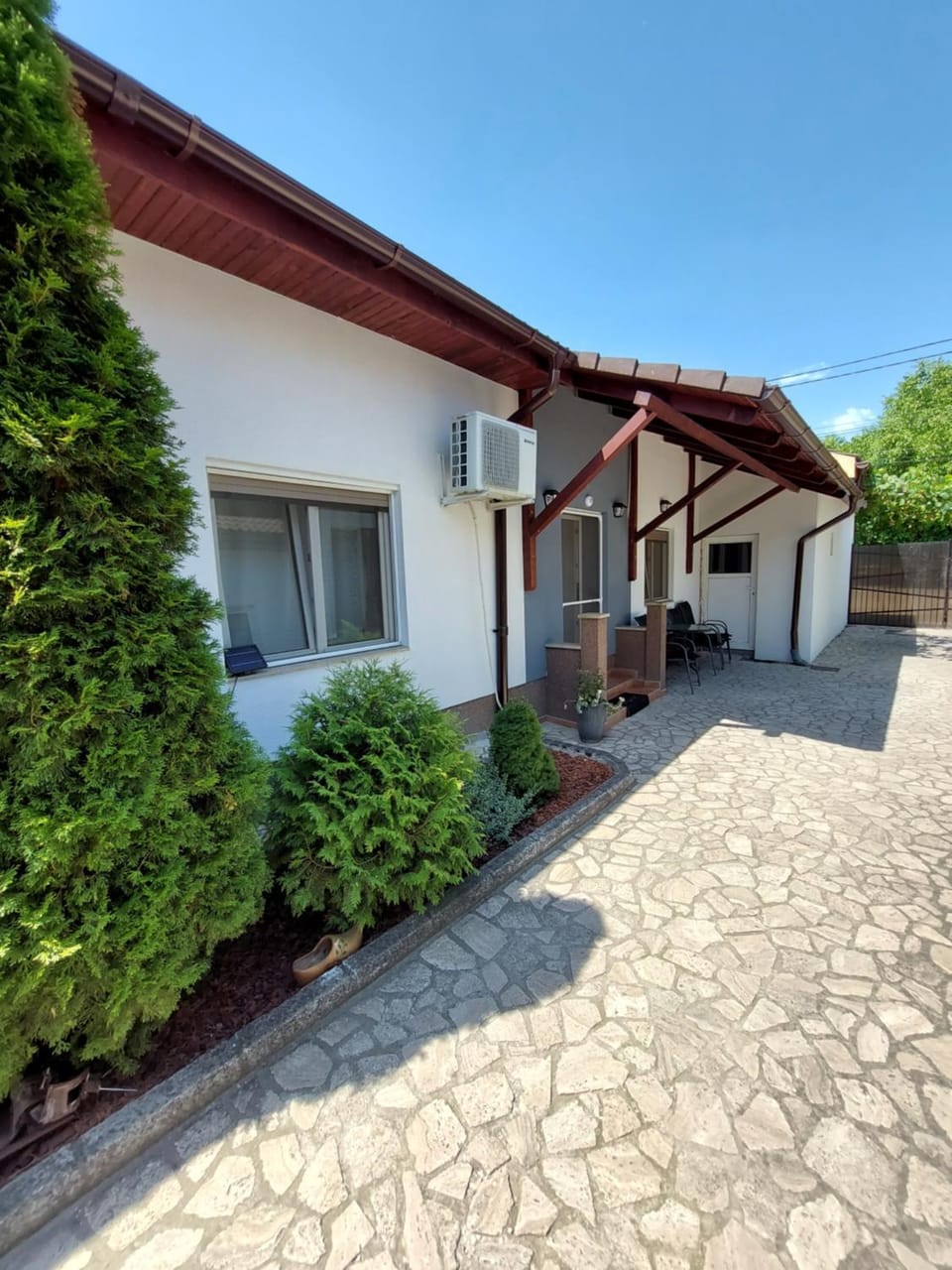 Property building, Day