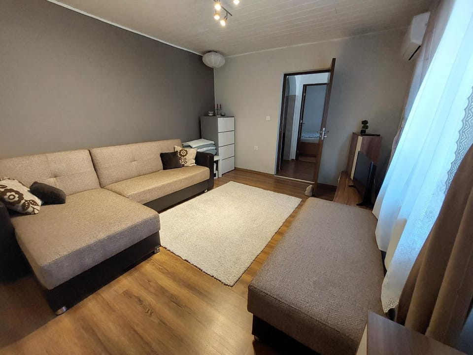 TV and multimedia, Living room, Photo of the whole room, Seating area