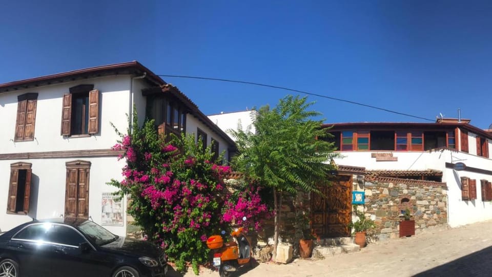 Property building, Parking