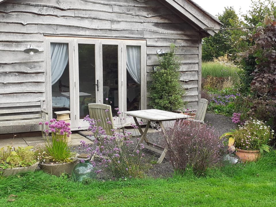 Three Oaks Nursery Bed and Breakfast in Chichester District