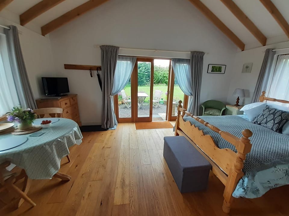 Three Oaks Nursery Bed and Breakfast in Chichester District