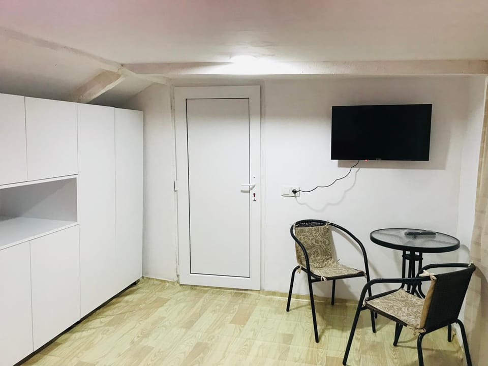 TV and multimedia, wardrobe