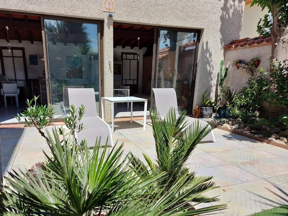 Patio, Garden, Balcony/Terrace