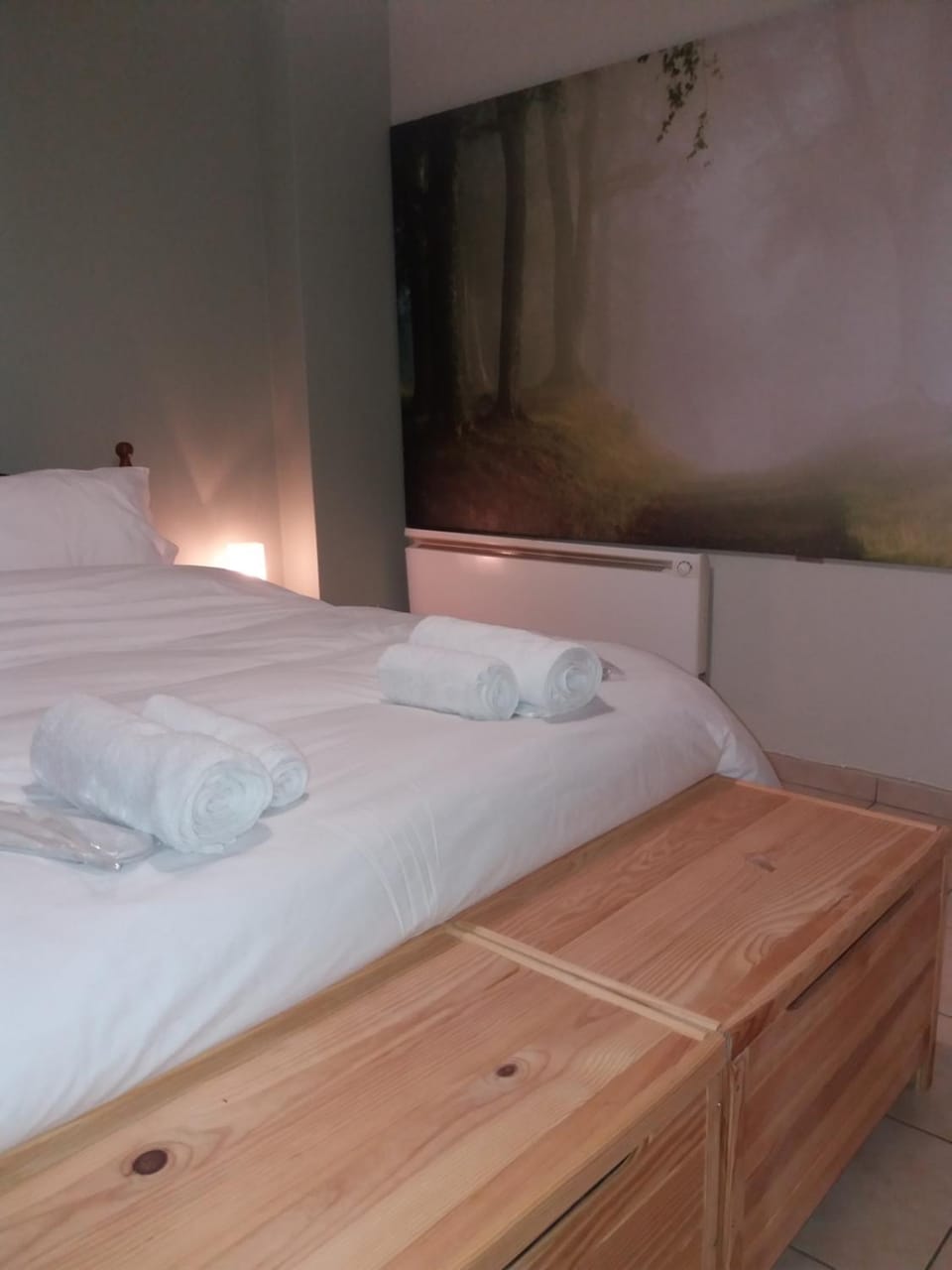 Bed, Bedroom, towels