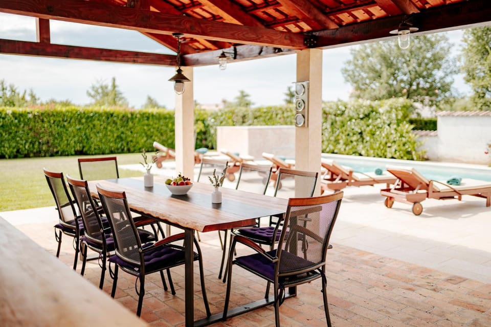 Patio, Garden, Balcony/Terrace, Seating area, Dining area, Garden view, Pool view, Swimming pool, sunbed