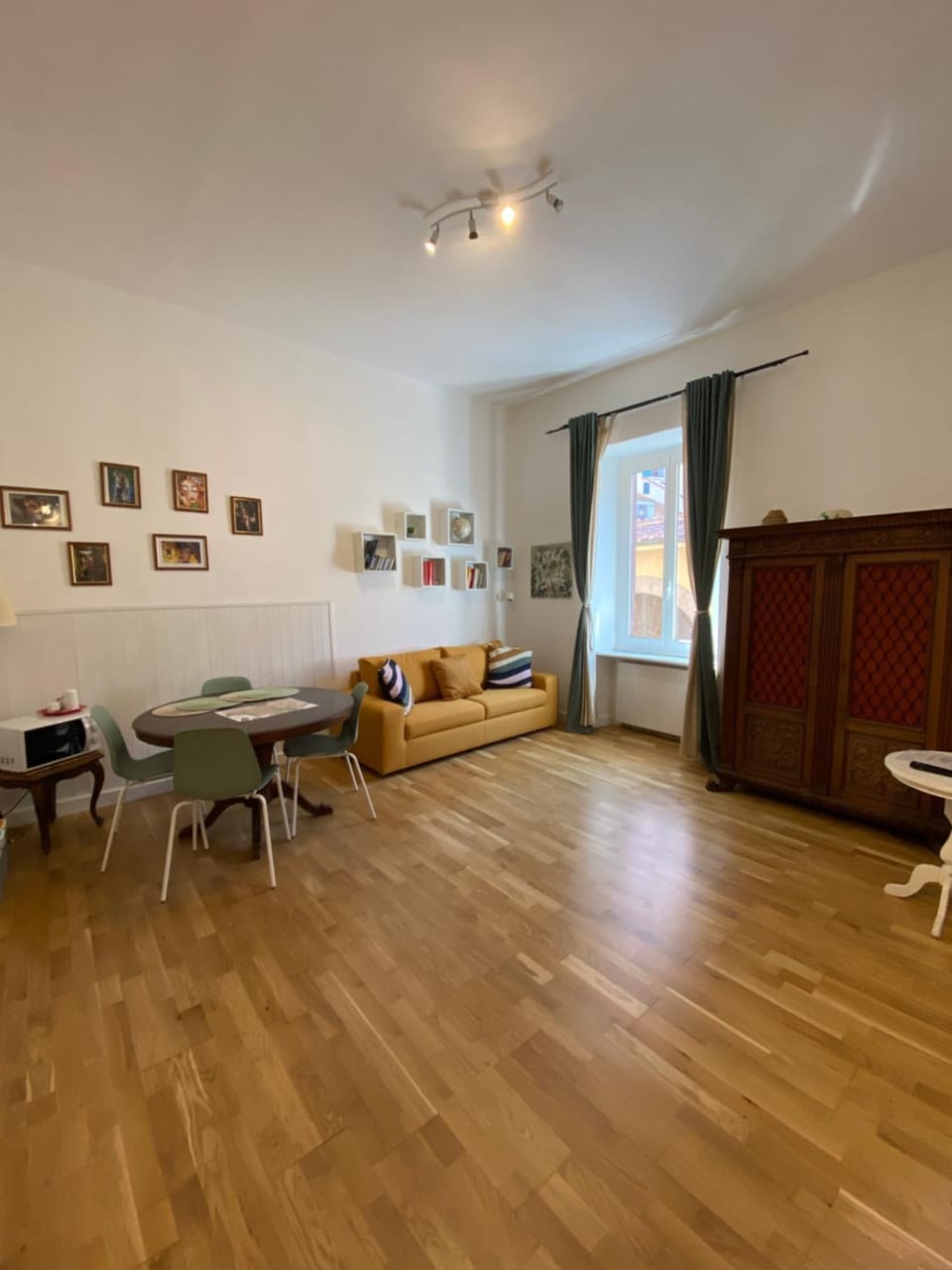 Lounge or bar