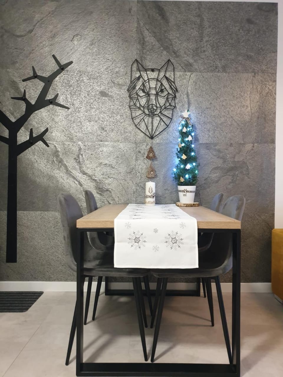 Decorative detail, Dining area