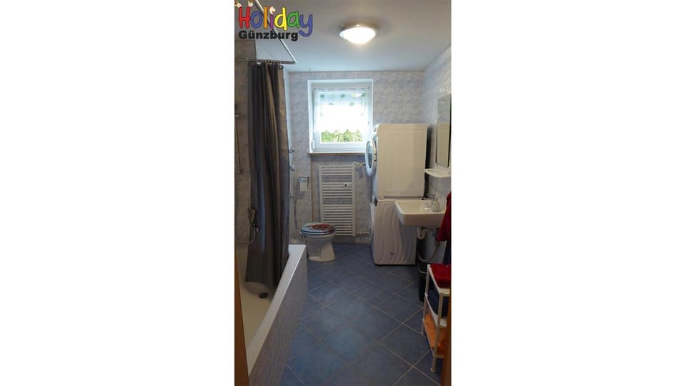 Shower, Toilet, Bathroom, Bath