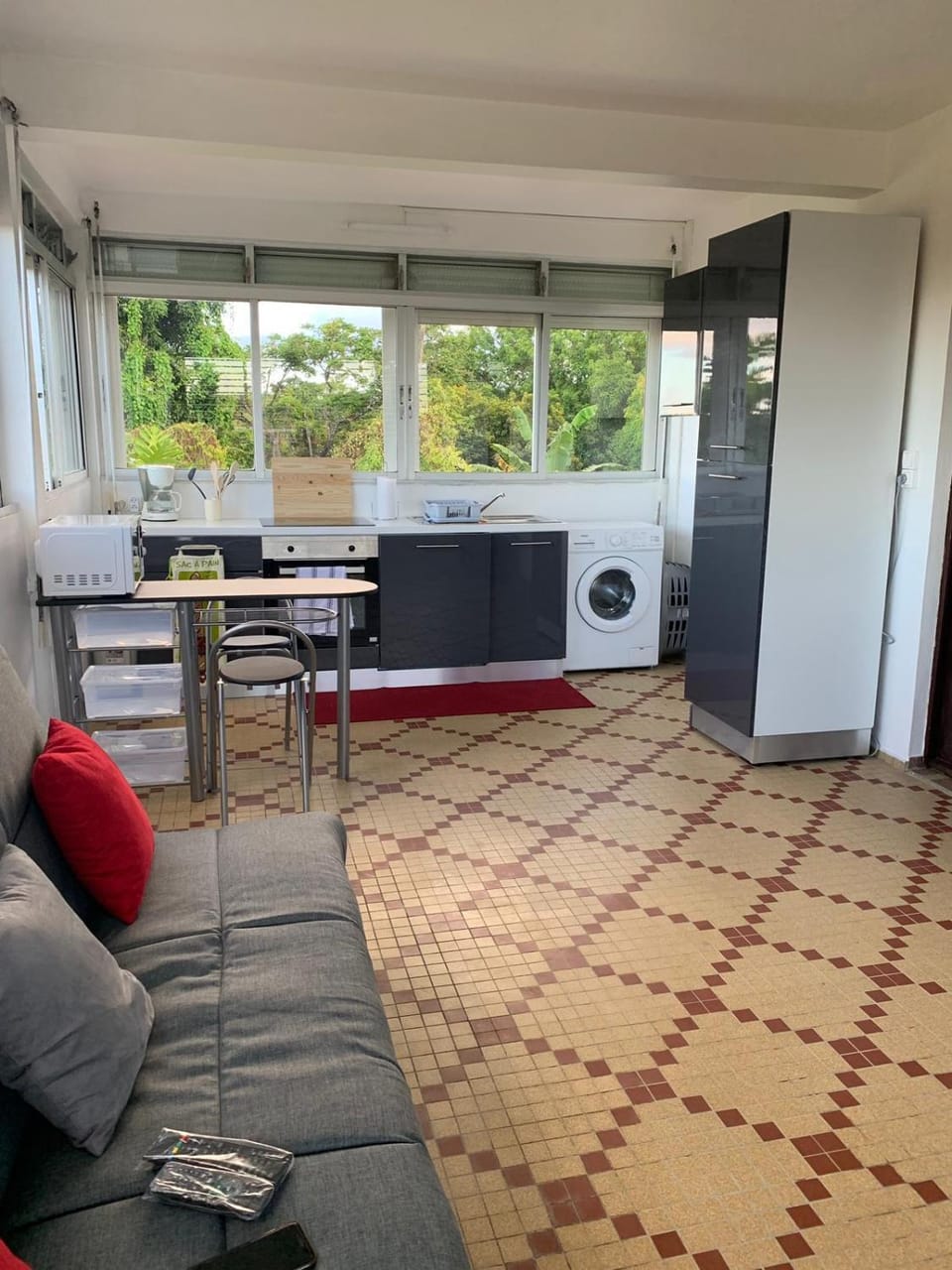 Kitchen or kitchenette, Living room