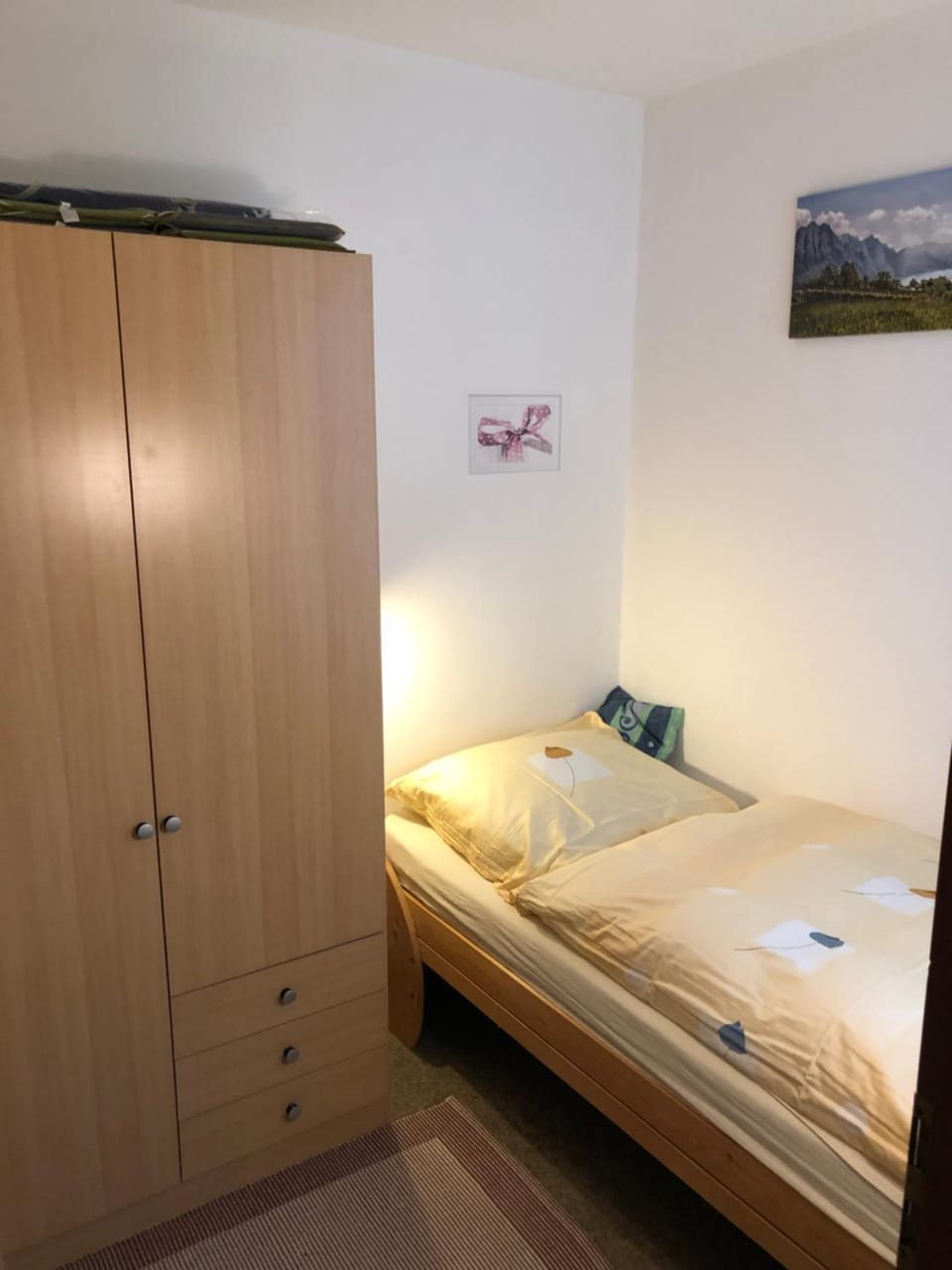 Photo of the whole room, Bedroom