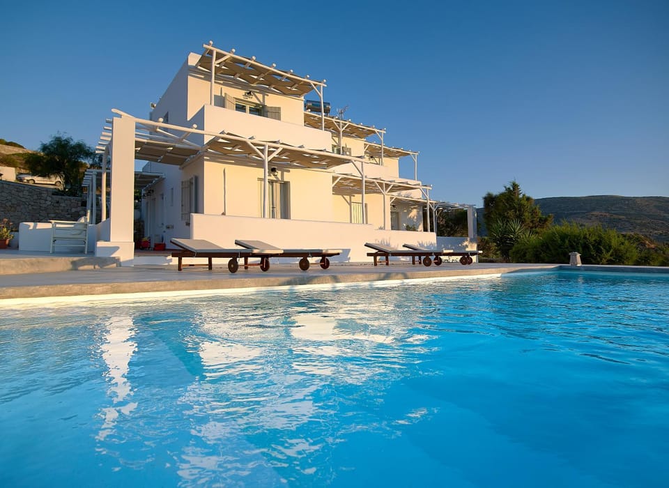 Property building, Swimming pool, Swimming pool