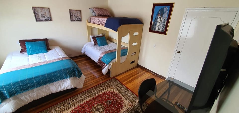 Bed, TV and multimedia, Photo of the whole room, Bedroom, bunk bed, wardrobe