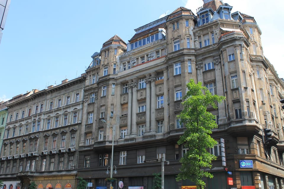Facade/entrance