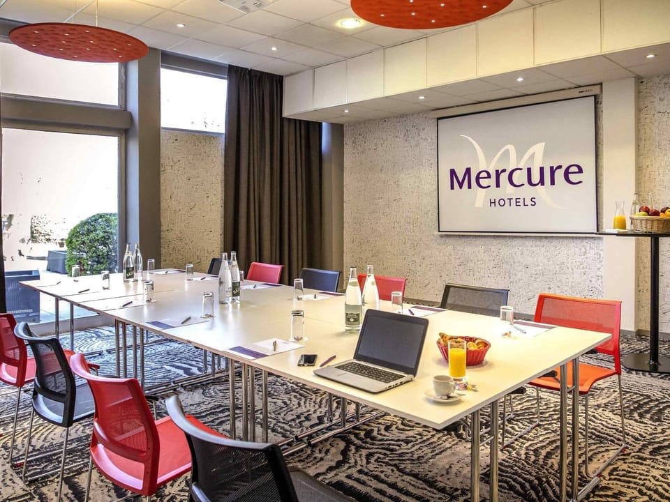 Meeting/conference room