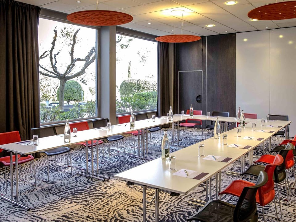 Meeting/conference room