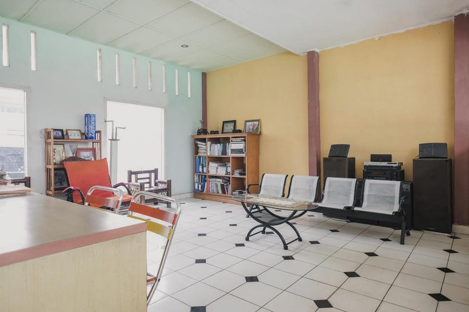 RedDoorz Syariah @ Pasir Putih Jambi Bed and Breakfast in Indonesia