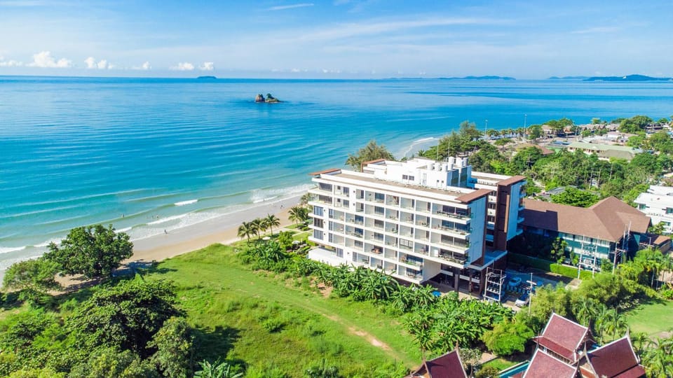 Property building, Nearby landmark, Day, Natural landscape, Bird's eye view, Beach, City view, Sea view