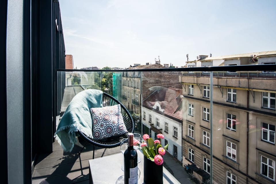 View (from property/room), Balcony/Terrace, City view