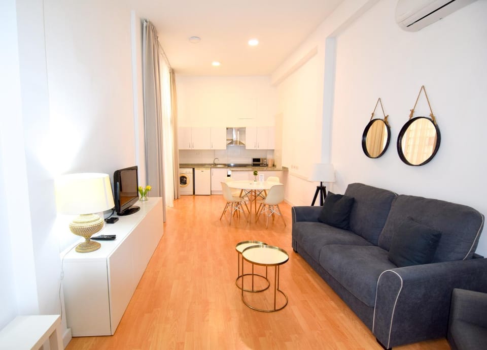 TV and multimedia, Living room, Dining area, air conditioner