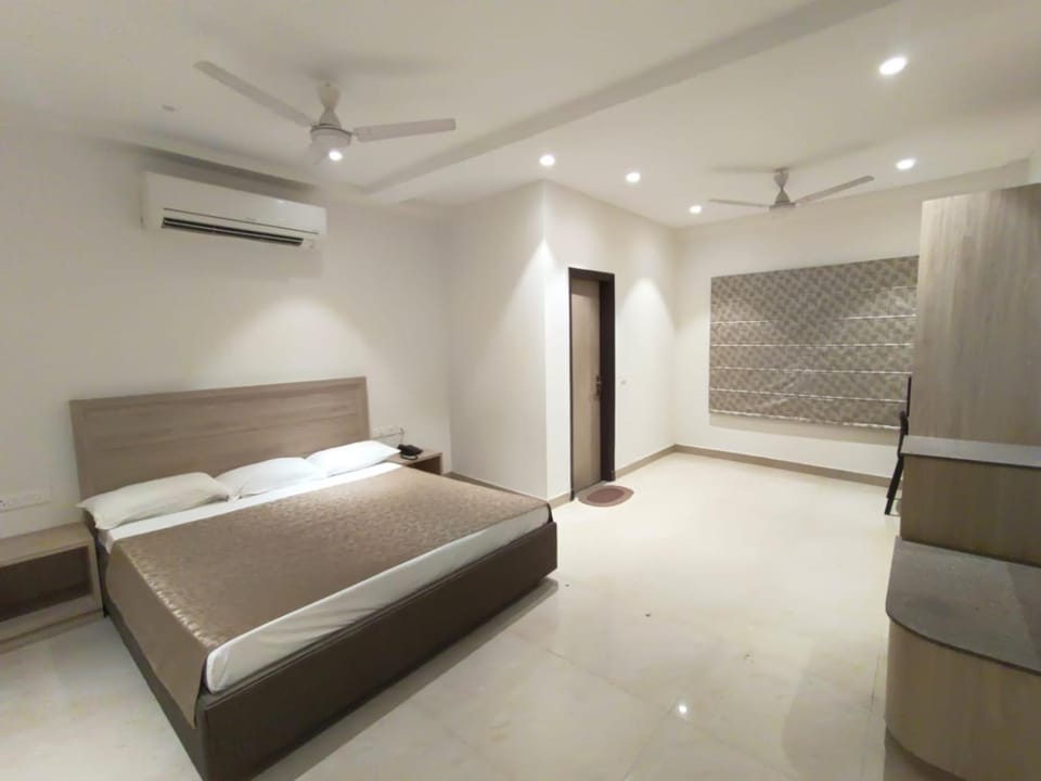 Bed, Bedroom, air conditioner