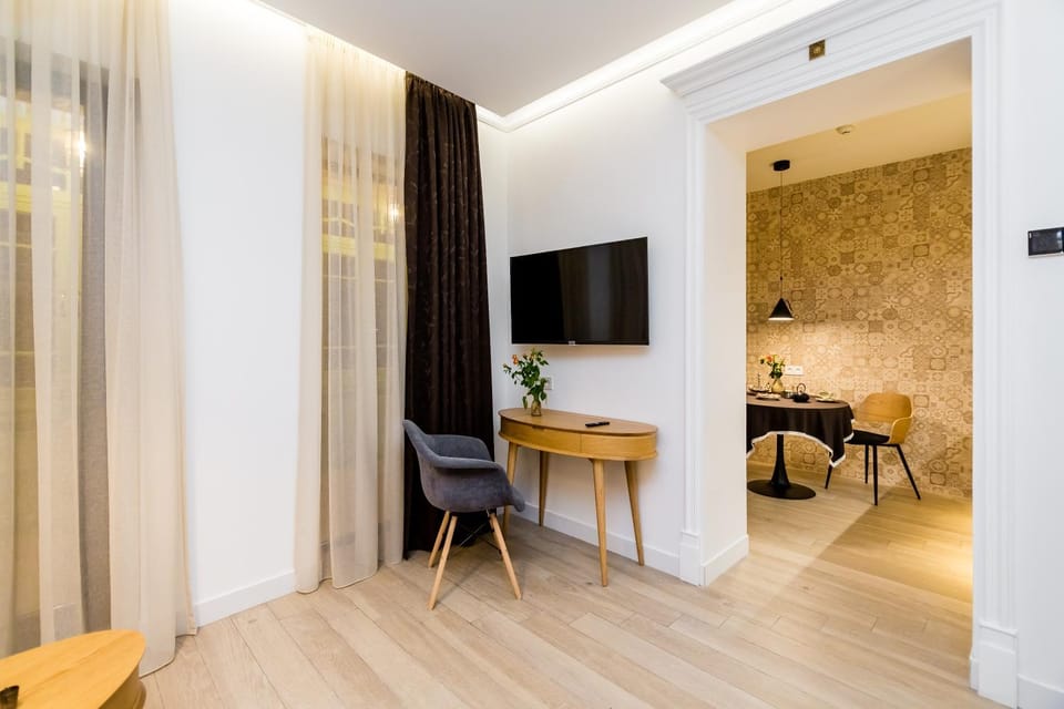 TV and multimedia, Seating area