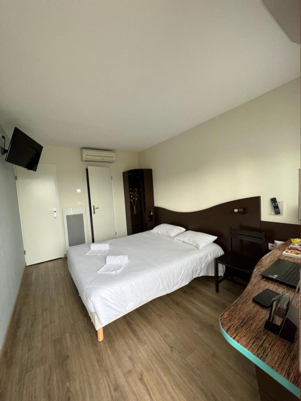 Contact Hôtel Fontenay le Comte Hotel in Pays de la Loire