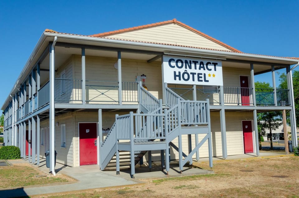 Contact Hôtel Fontenay le Comte Hotel in Pays de la Loire