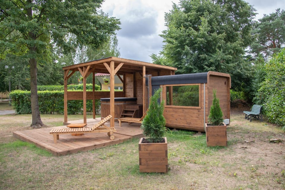 Garden, Sauna